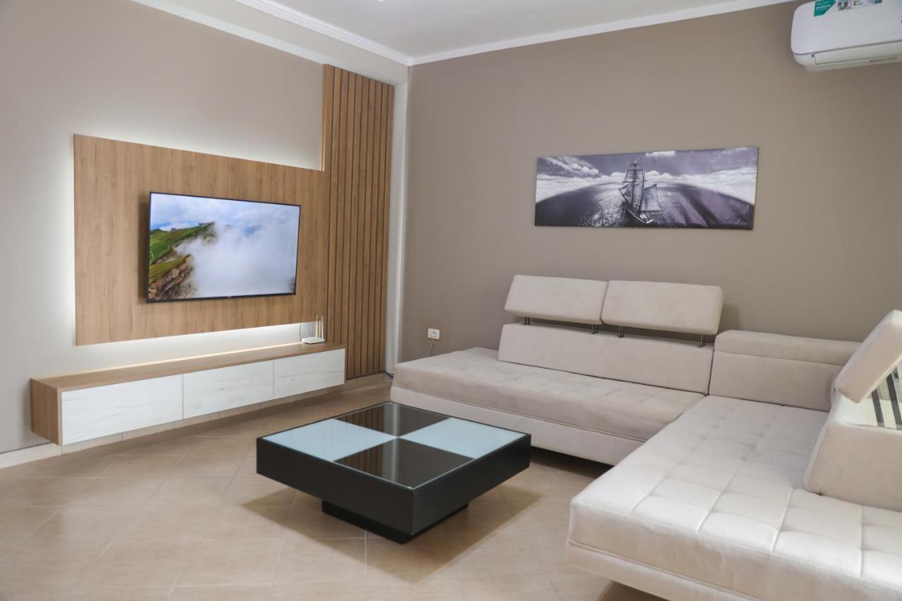 Luis Penthouse Apartman Berat Kültér fotó