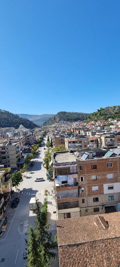 Luis Penthouse Apartman Berat Kültér fotó