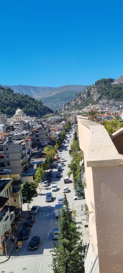 Luis Penthouse Apartman Berat Kültér fotó