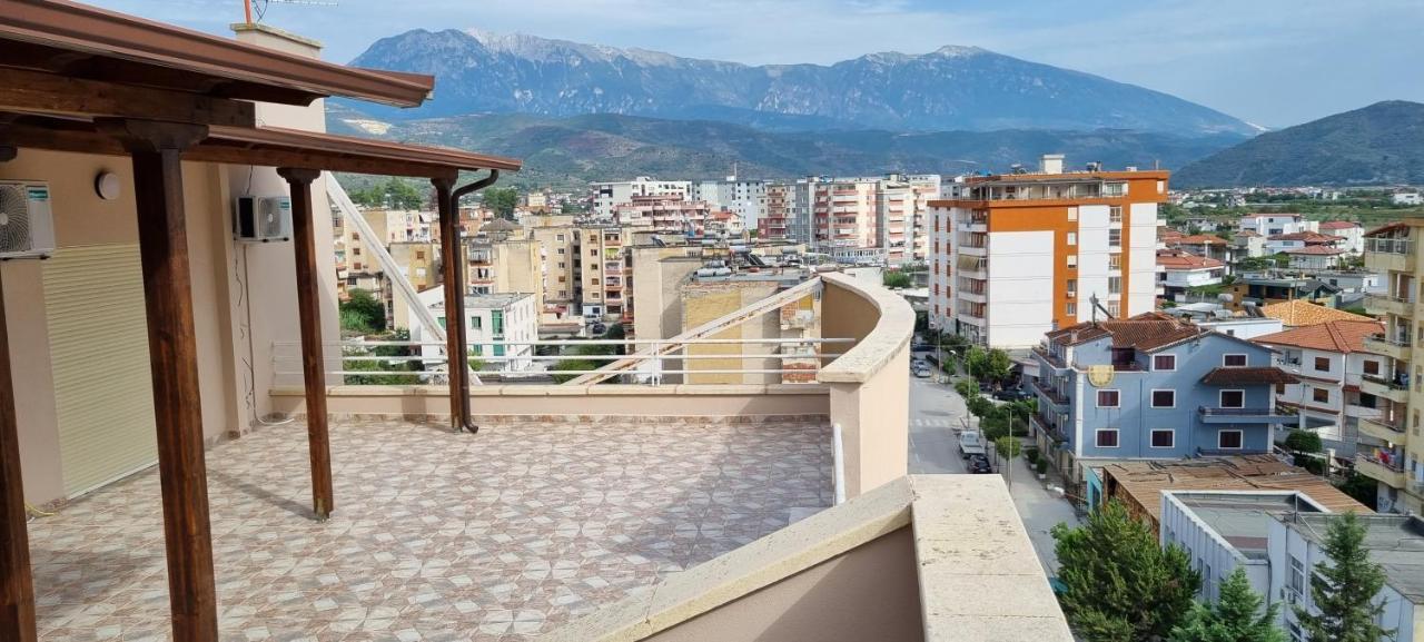 Luis Penthouse Apartman Berat Kültér fotó