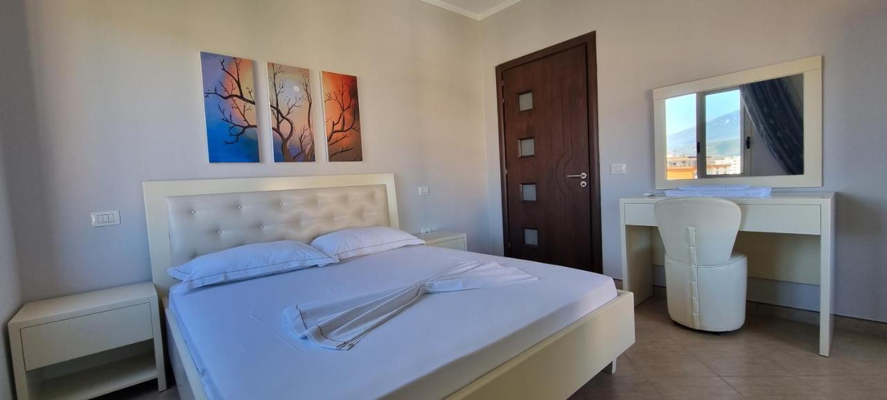 Luis Penthouse Apartman Berat Kültér fotó