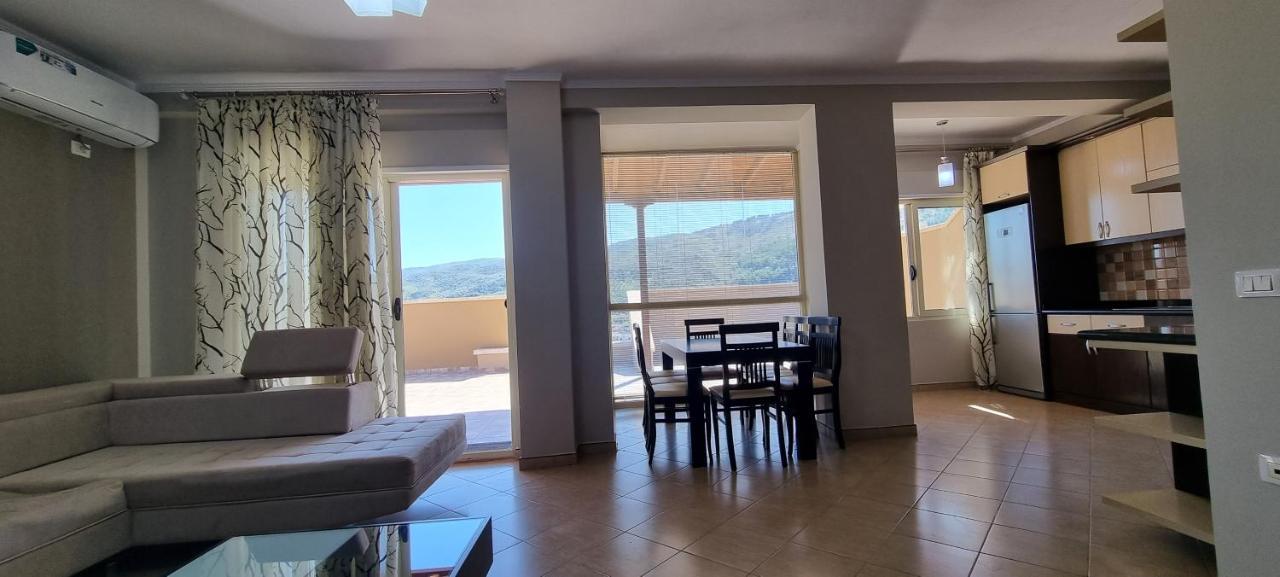 Luis Penthouse Apartman Berat Kültér fotó