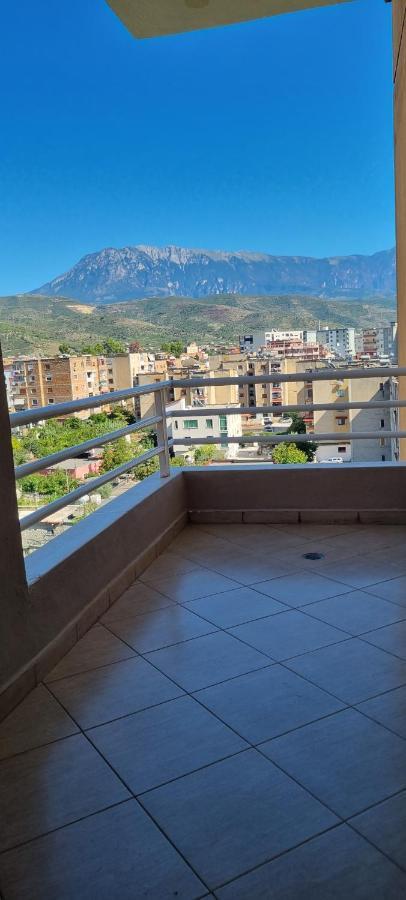 Luis Penthouse Apartman Berat Kültér fotó