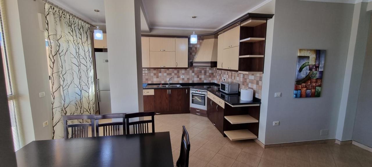 Luis Penthouse Apartman Berat Kültér fotó
