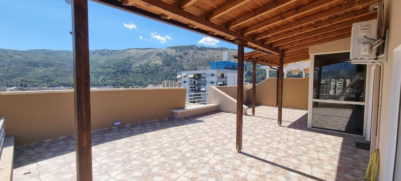 Luis Penthouse Apartman Berat Kültér fotó